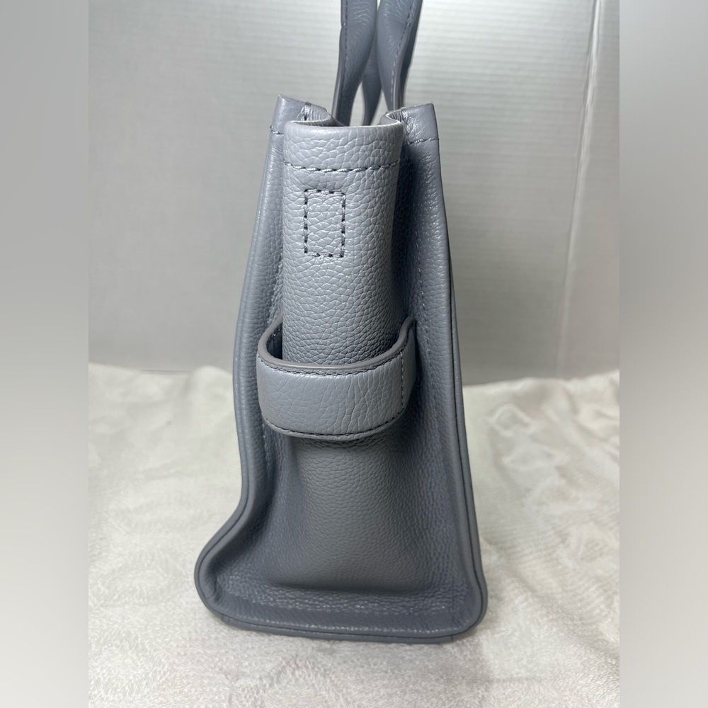 The Marc Jacob’s Leather Medium Tote Bag in Wolf Grey - Picture 5 of 12
